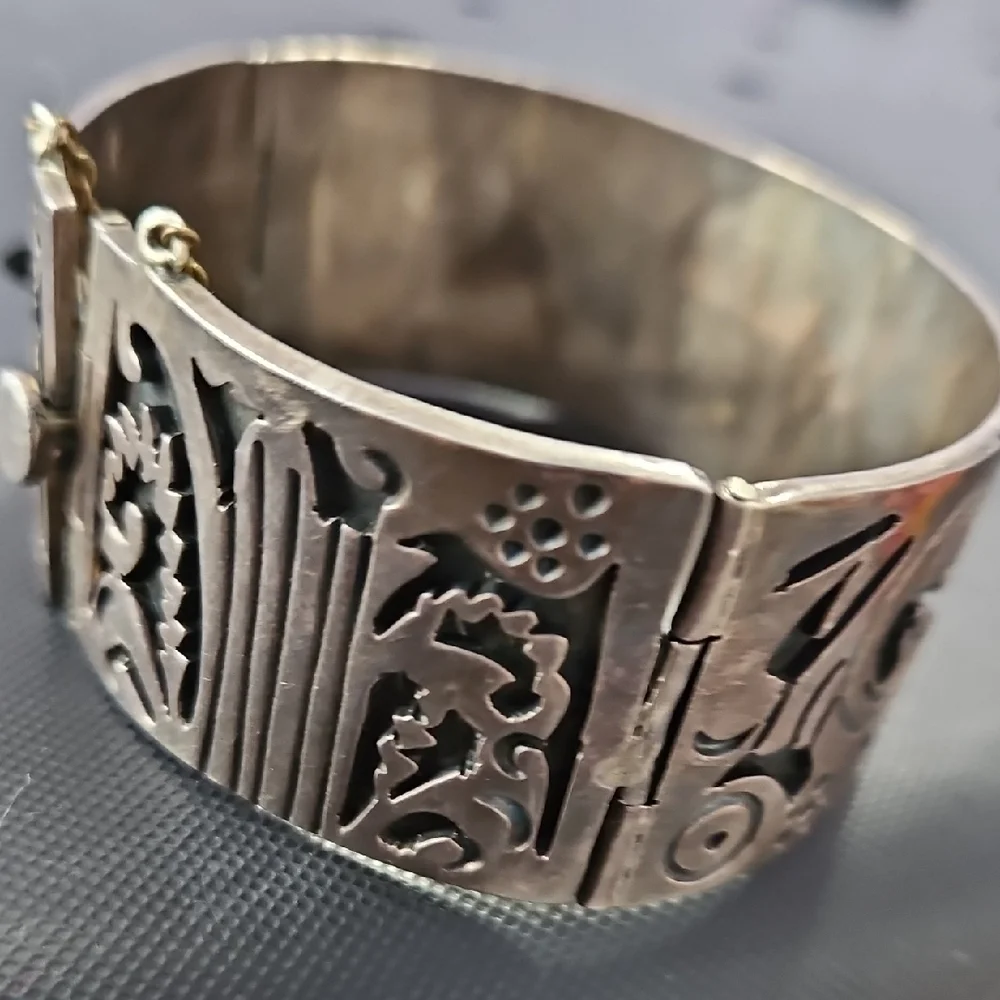Vintage Taxo Mexico Artisan Silver Floral Hinged Bracelet Bangel Cuff - Picture 4 of 17